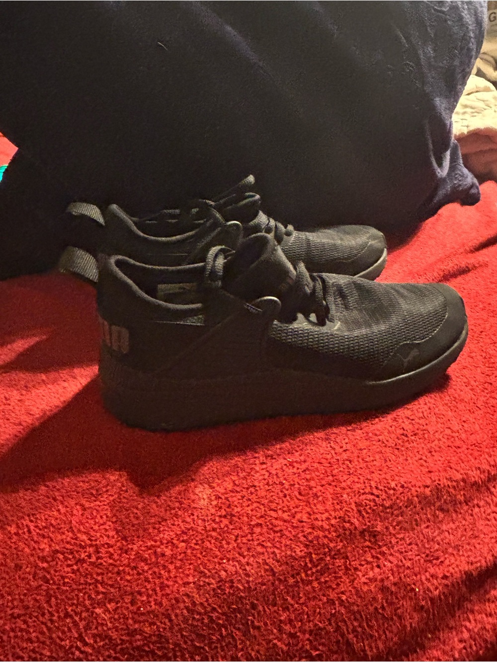 Puma All-Black Lightweight Athletic mesh top  sneakers Women’s size 6